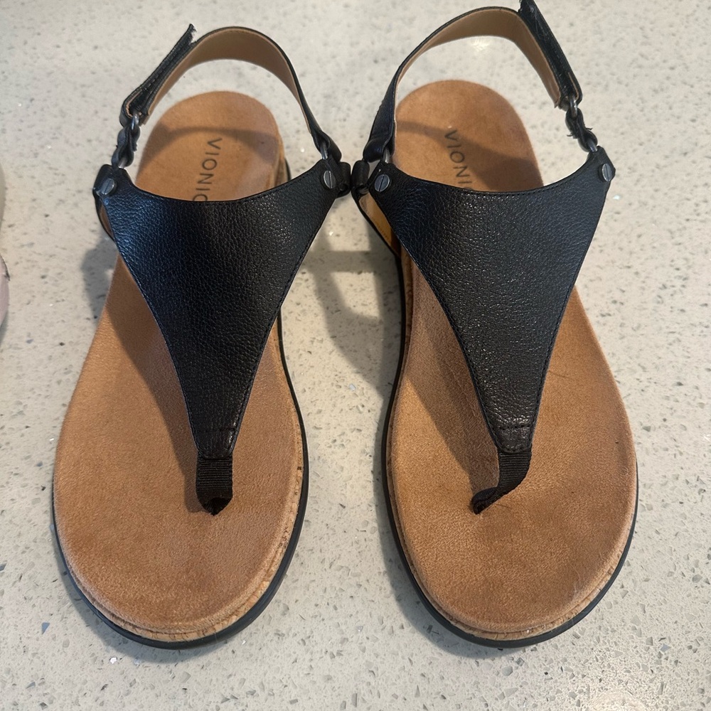 Vionic Black and Tan Sandals with Minimalist Design